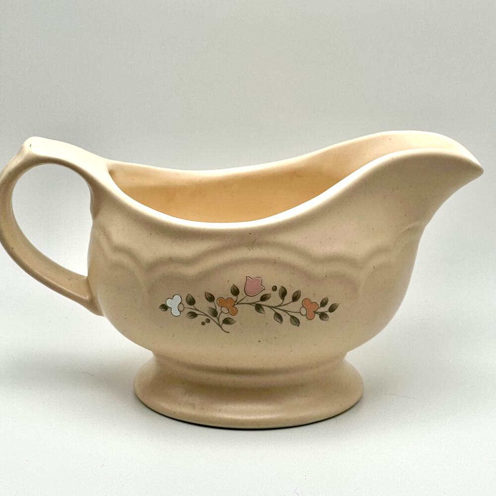 Pfaltzgraff Footed Vintage Gravy Boat‎ Remembrance Stoneware Retired.